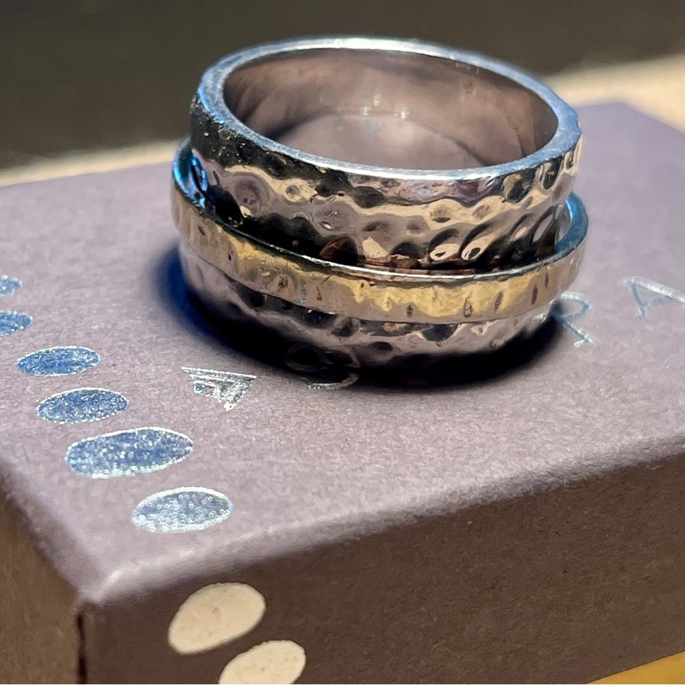 Silpada Hammered Circle Ring - Picture 12 of 13